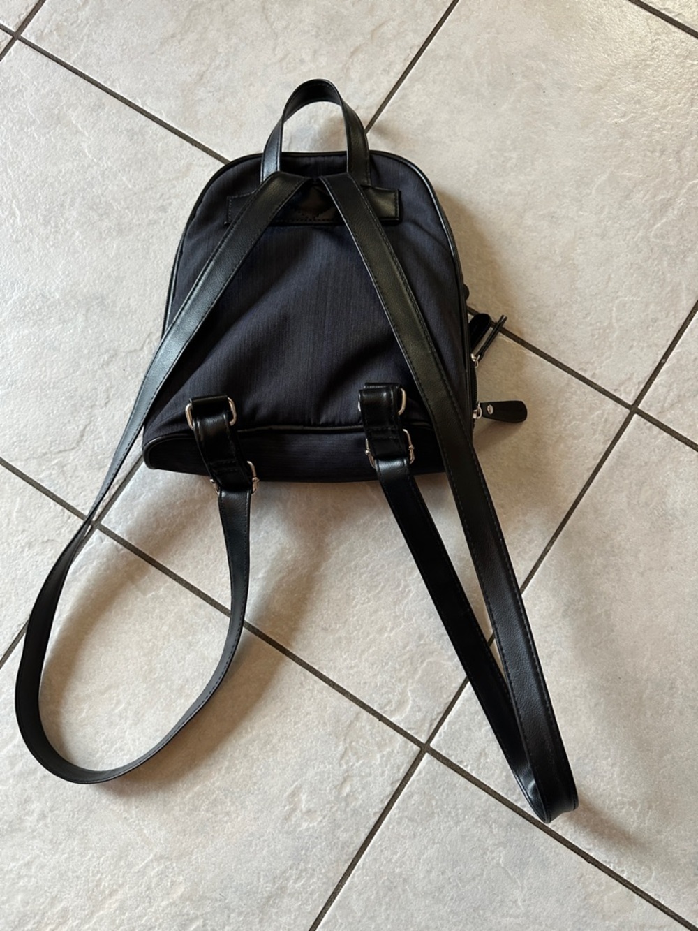 ROOTS Y2K Minimalist Black Compact Canvas Backpack - Picture 8 of 12